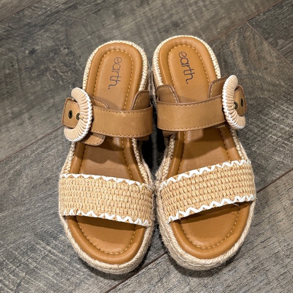 Earth Tan and Cream Woven Slides - Picture 1 of 6